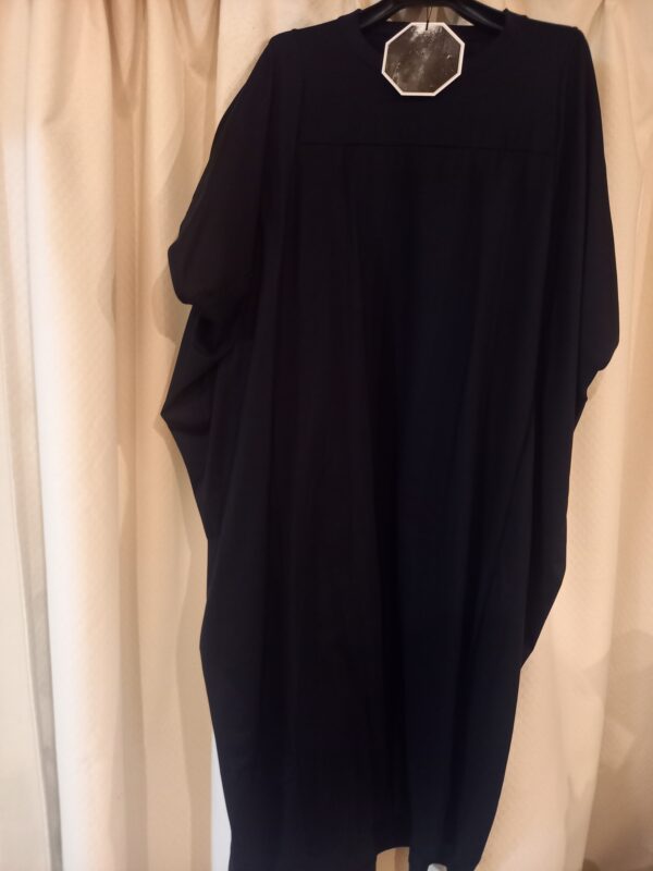 身体を制限しない服の展示即売会